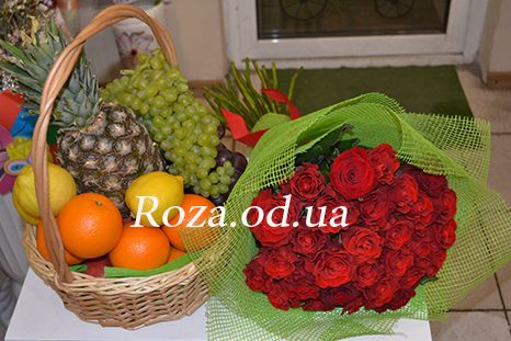 Корзина с фруктами