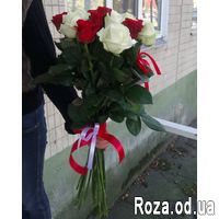 11 красных и белых роз - Фото 1