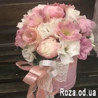 Пионы и эустома в коробке - Фото 1