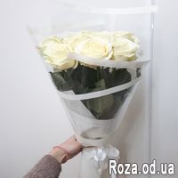9 белых роз в крафте - Фото 1