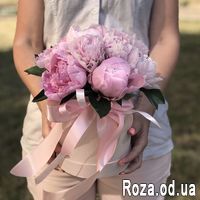 13 розовых пионов в коробке - Фото 2