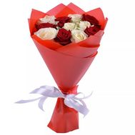11 красных и белых роз