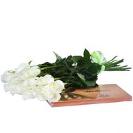 15 импортных роз + конфеты