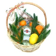 Martini и мандарины в новогодней корзинке