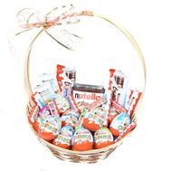 Новогодняя подарочная корзина для детей
