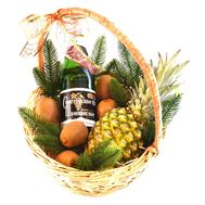 Рождественская корзина с шампанским и фруктами