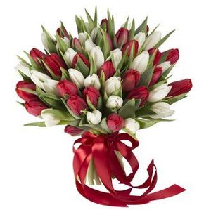 Что подарить любимой на 8 марта