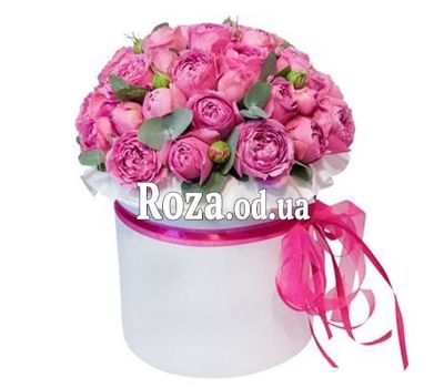 39 розовых пионов в коробке