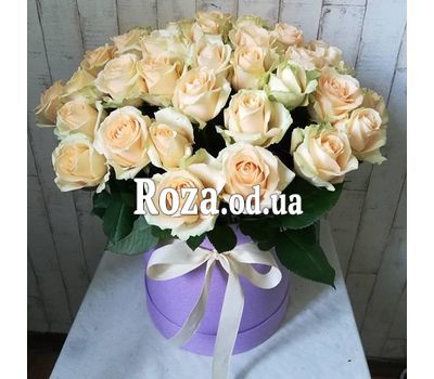 Розы в коробке Французский комплимент
