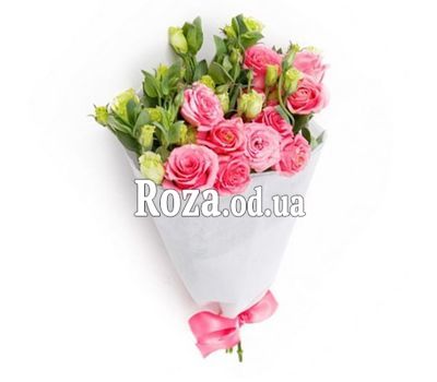 A small bouquet of pink rose