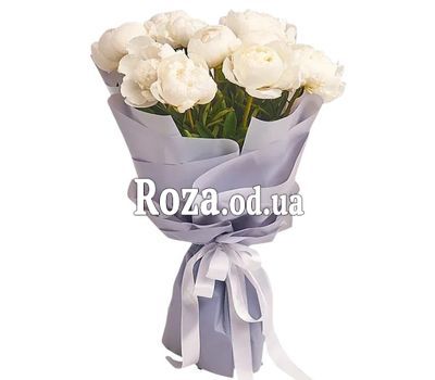 Букет белых пионов