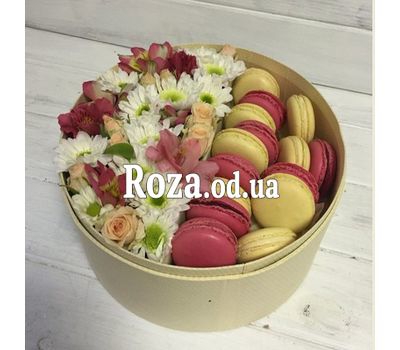 Коробка и макаруны - Нежный коктейль