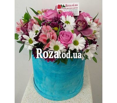 Flowers in a hat box 3