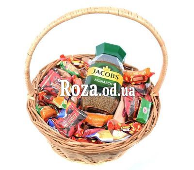 Подарочная корзина с кофе и конфетами