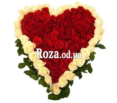Большое сердце из роз