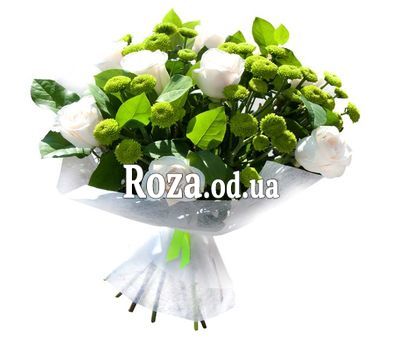 Букет цветов из роз и хризантем
