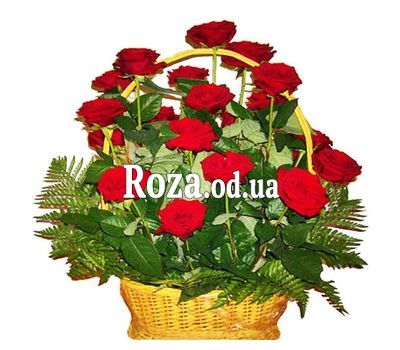 Корзина из 21 розы