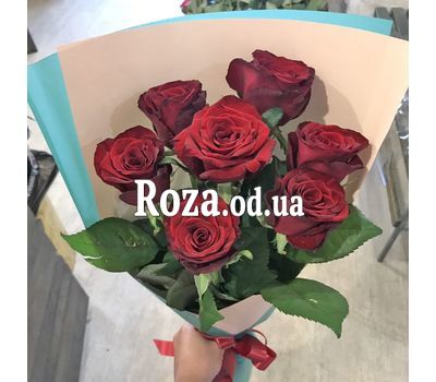 Красивый букет из 7 красных роз - фото 1