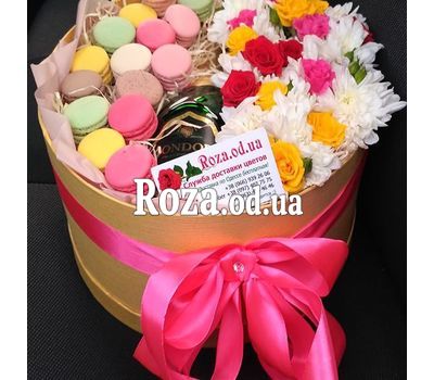 Flowers with Macarons and Mondoro Asti 5