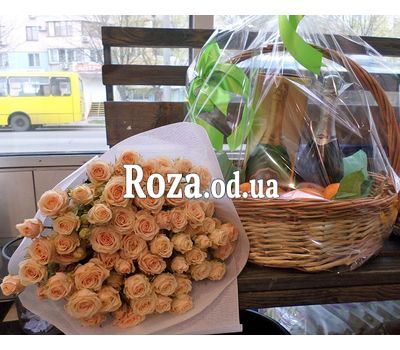 Корзина с мандаринами и шампанским 1