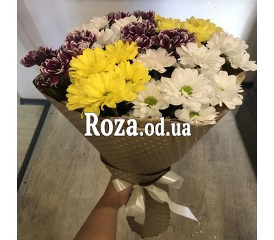 Small bouquet of chrysanthemums 1
