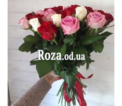 Букет из 35 разноцветных роз 2