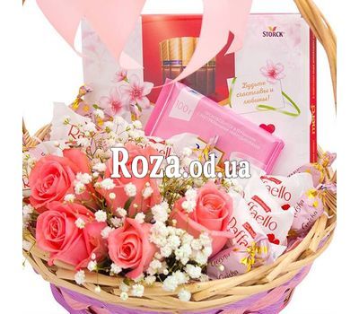 Красивая подарочная корзинка 3