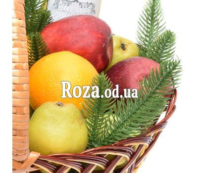 Новогодняя корзина фруктов с импортным вином 2