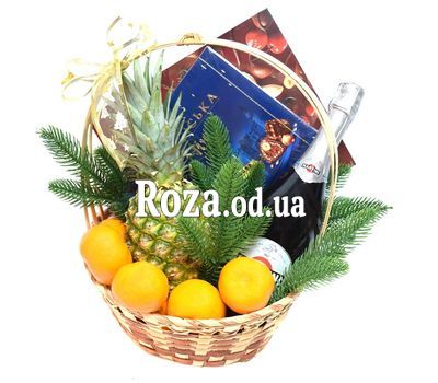 Новогодняя корзинка с шампанским, фруктами и конфетами