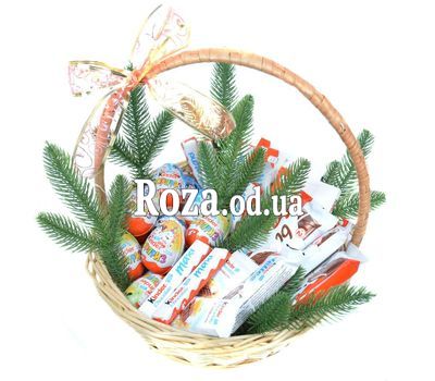 Новогодняя подарочная корзина Kinder