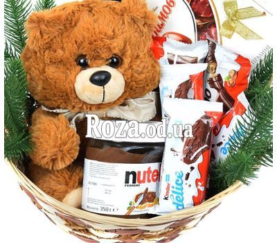 Новогодняя подарочная корзина с игрушкой и сладостями 1