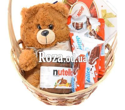Gift basket with a toy and sweets 1