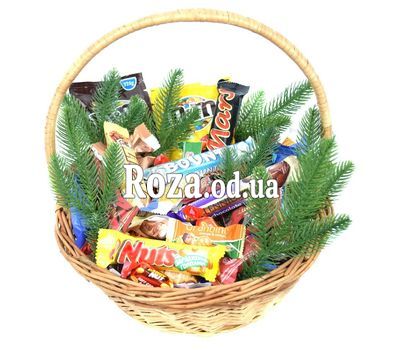 Подарочная новогодняя корзина сладостей