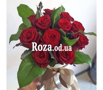 11 роз в коробке 16