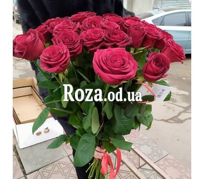 Bouquet of 31 red roses 2