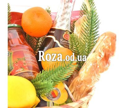 Basket with champagne for New Year 1