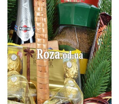 Новогодняя корзина сладостей с вином и шампанским 2