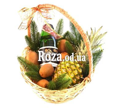 Рождественская корзина с шампанским и фруктами