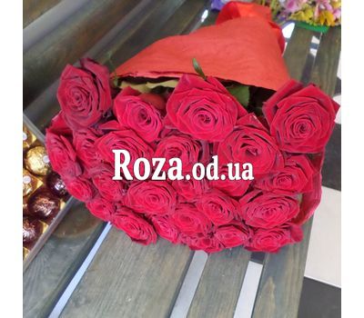 25 червоних троянд 12