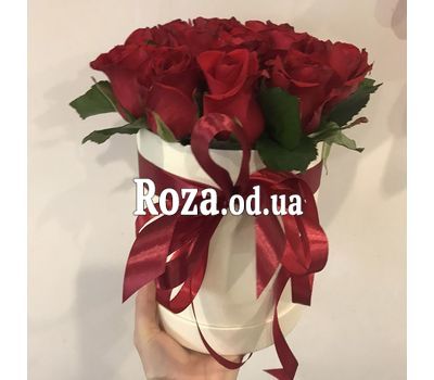Красные розы в шляпной коробке 1