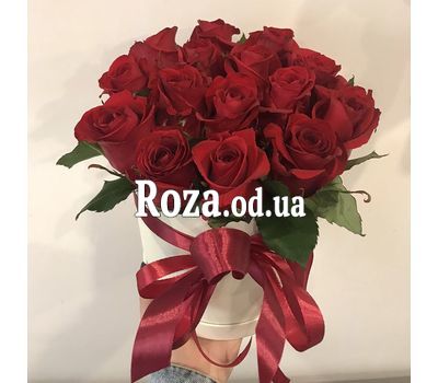 Красные розы в шляпной коробке 2