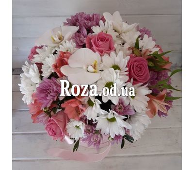Flowers in a hat box 14