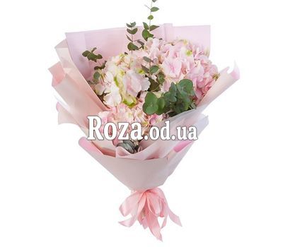 Delicate bouquet of pink hydrangeas