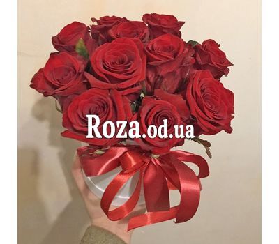 11 роз в коробке 17