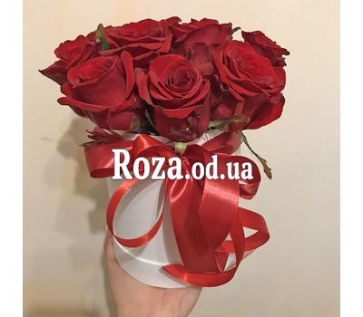 11 роз в коробке 18
