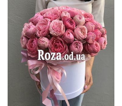 39 розовых пионов в коробке 6