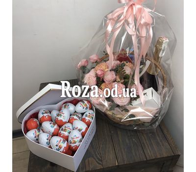 Кошик з квітами і шампанськи 4