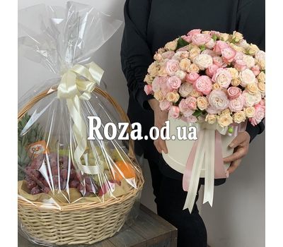 Кущові троянди в коробці 2