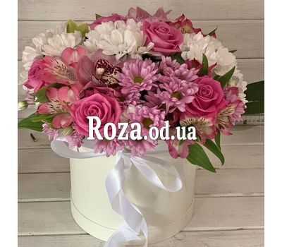 Flowers in a hat box 16