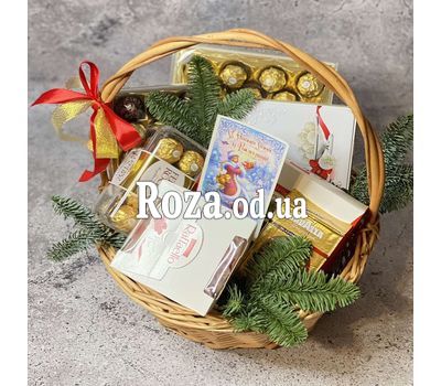 Подарочная новогодняя корзина Ferrero Rocher и Raffaello 2